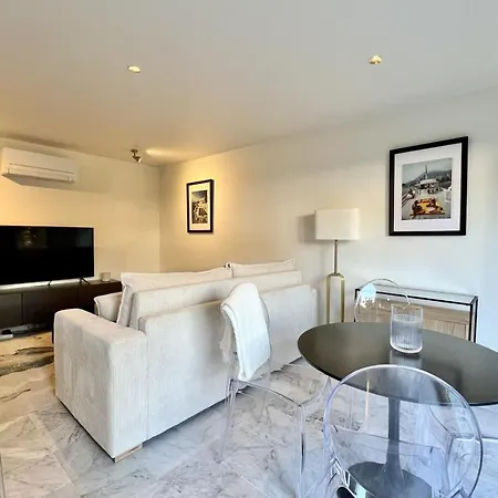Superb Luxury Flat Garden Pool Tennis * لو كانيت
